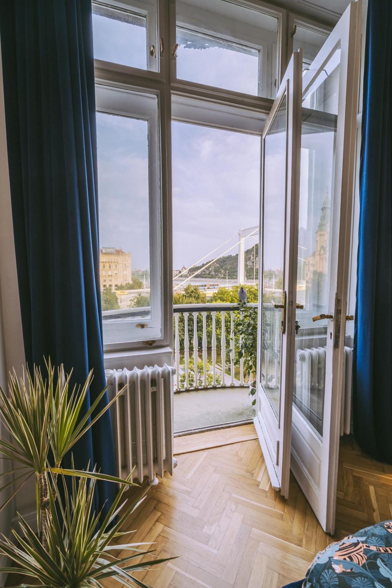 Budapest Riverfront Suite Bagian luar foto