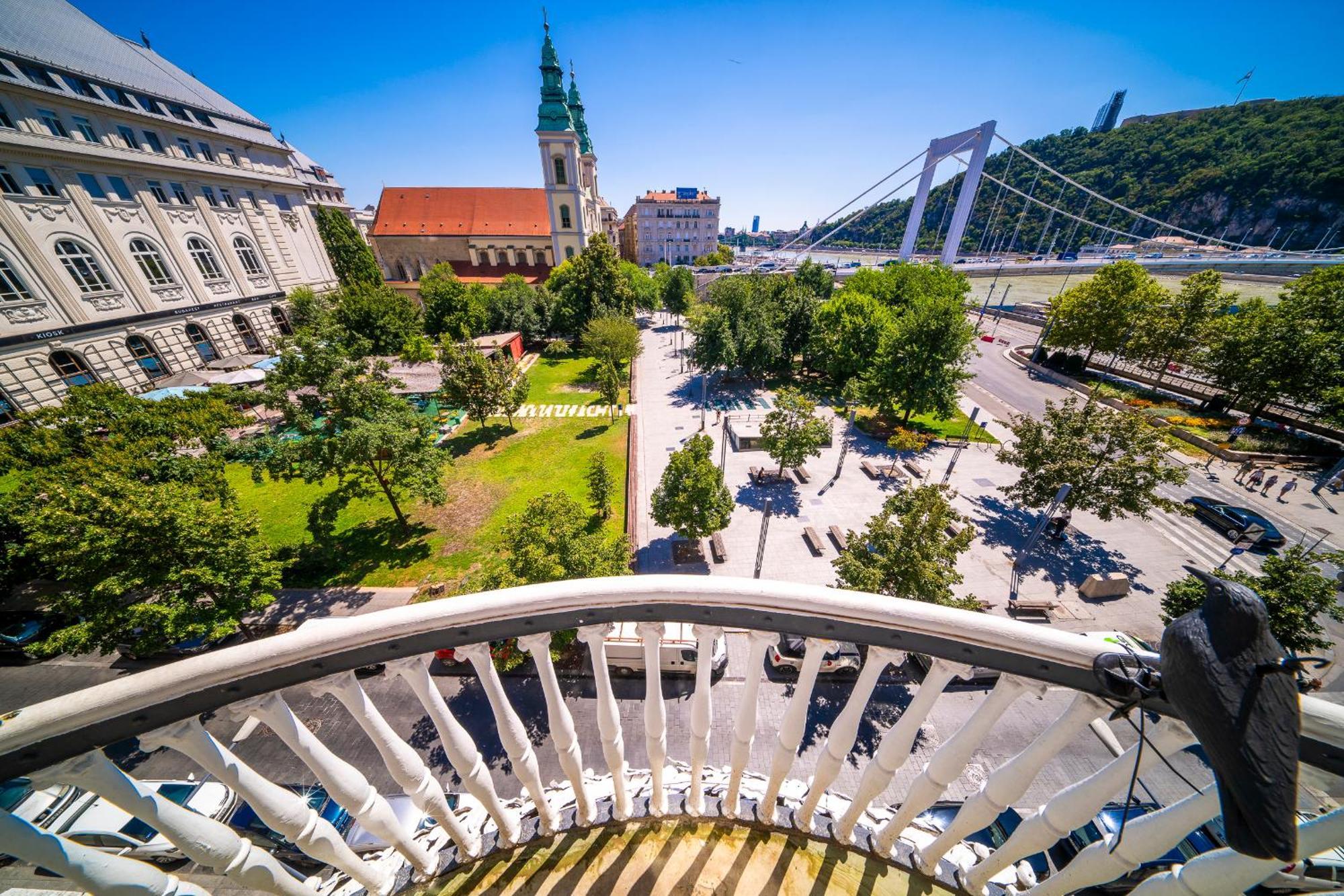 Budapest Riverfront Suite Bagian luar foto